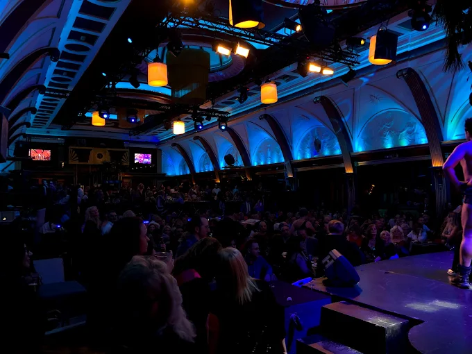 Restaurante Erótico Madrid | Cena Espectáculo para Adultos