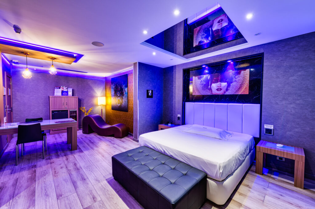 Zouk Hotel Madrid | Suites con Garaje y Piscina